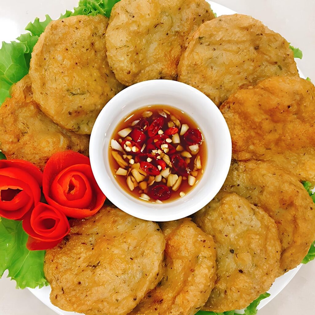 Sự thật tàn nhẫn: Miếng chả cá dai giòn bạn ăn mỗi ngày là cá tươi hay “cao su hóa chất”?