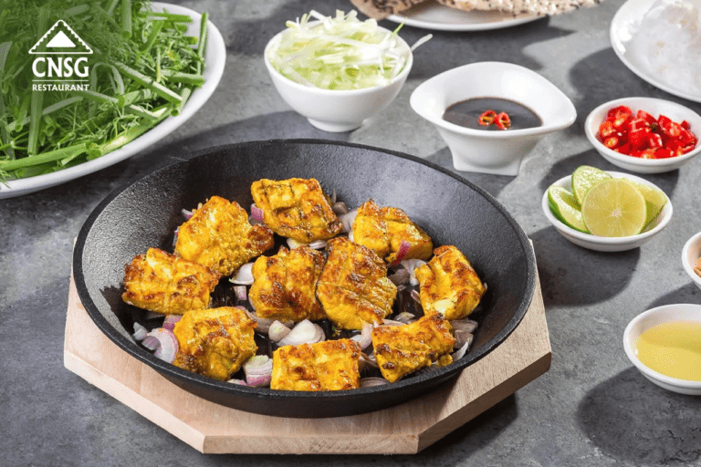 Tại sao chả cá công nghiệp không bao giờ có kiến hay ruồi bâu?