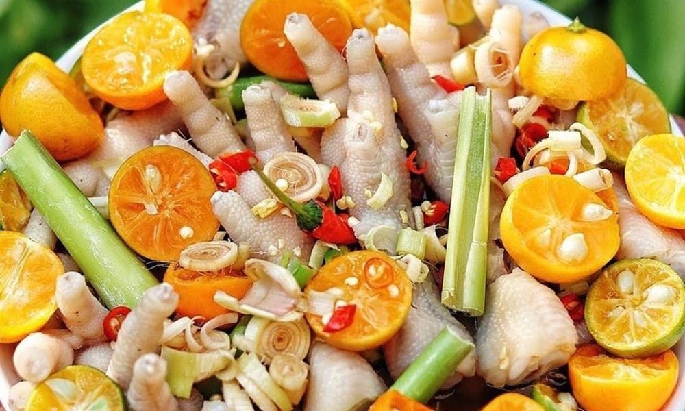 Cách làm chân gà sả tắc ngon, giòn