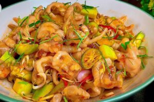 Cách làm chân gà sả tắc kiểu thái