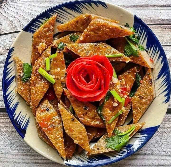 chả lụa có cần bột ?